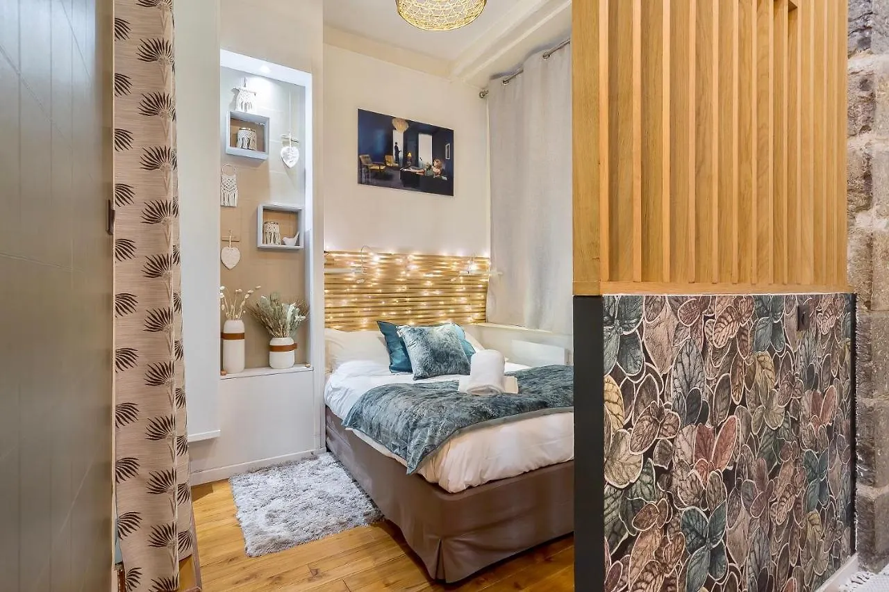Host Inn Lyon - Appartement De Luxe Aux Terreaux & Jacuzzi 0*,  France